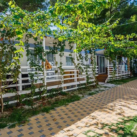 Mobile Homes Sveti Kriz 4* تروغير