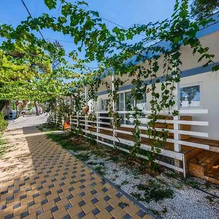 Mobile Homes Sveti Kriz 特罗吉尔
