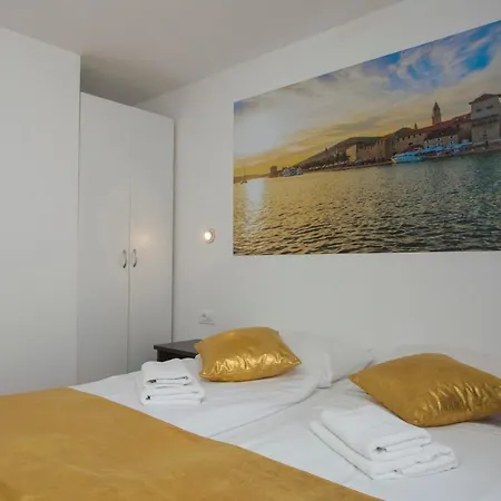 Mobile Homes Sveti Kriz 4* Трогир